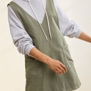 Green Sleeveless deep V-Neck dress